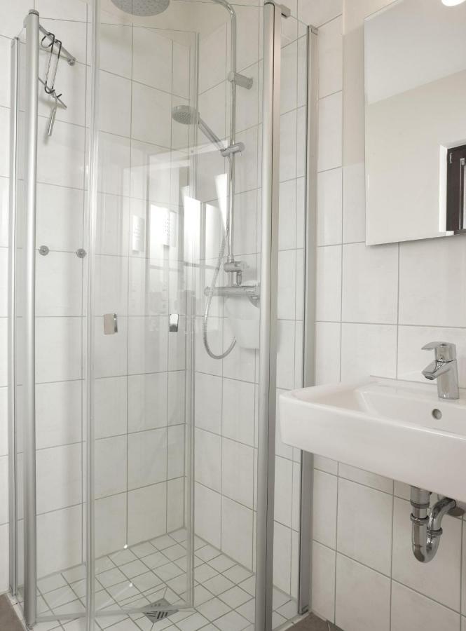 インゼル・ペール Reetdachhaus Hus Kiekerヴィラ エクステリア 写真